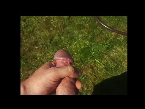 ❤️ Bidh hottie a 'faighinn a pussy pinc fucked agus cums le squirt ann an gàrradh samhraidh Porn dachaigh  leinn