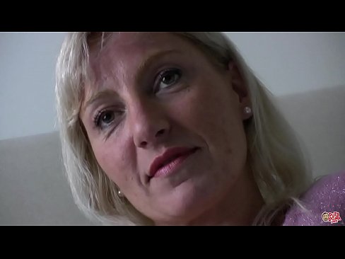 ❤️ A 'mhàthair a tha sinn uile fucked ... Lady, giùlan fhèin! Porn dachaigh  leinn